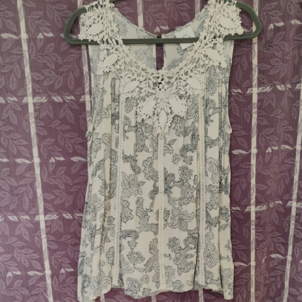 Knox Rose Cream Embellished Sleeveless Blouse with Bib Collar  L